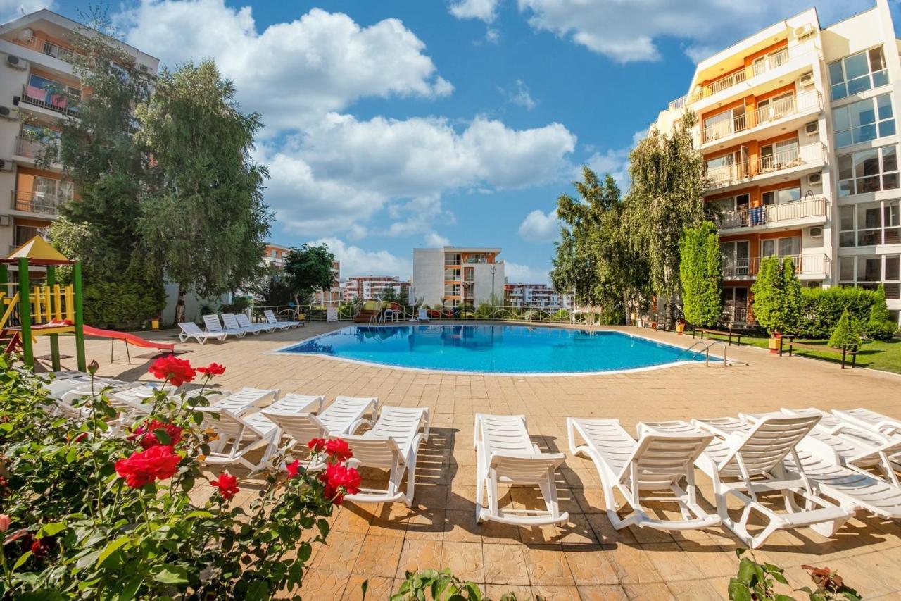 Fort Noks - Menada Apartments Sveti Vlas Eksteriør billede