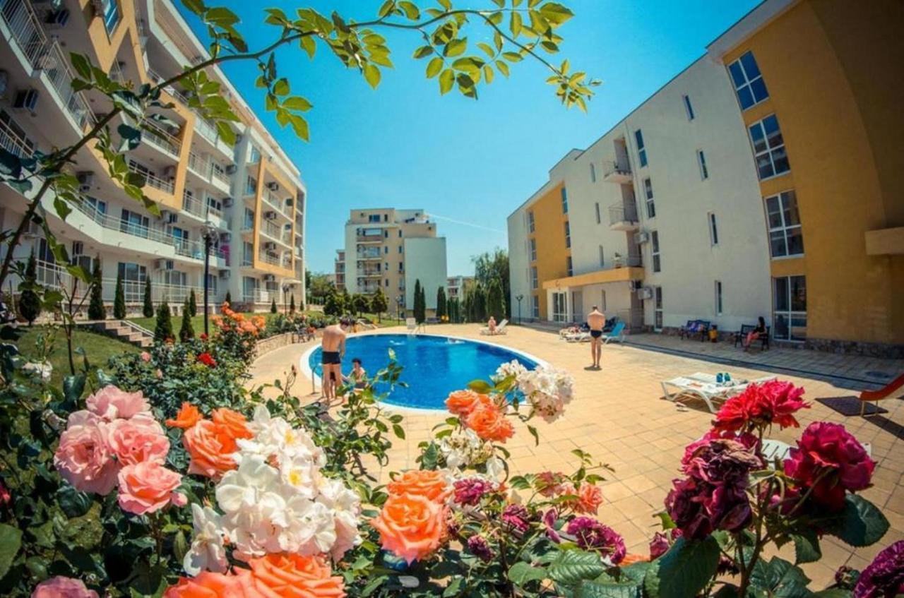 Fort Noks - Menada Apartments Sveti Vlas Eksteriør billede