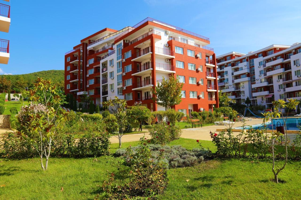 Fort Noks - Menada Apartments Sveti Vlas Eksteriør billede